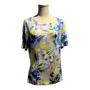 St. John Women’s Top Floral Tee Shirt Size M.